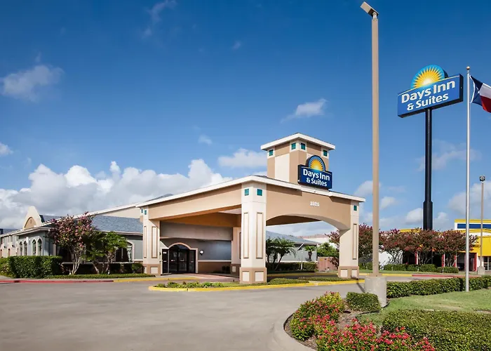 Motel: Days Inn & Suites By Wyndham Corpus Christi Central